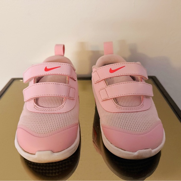 NIKE Omni Multi- Court TD ‘Pink Foam’ Sneakers Toddler Kids Girl 8 - Picture 7 of 10